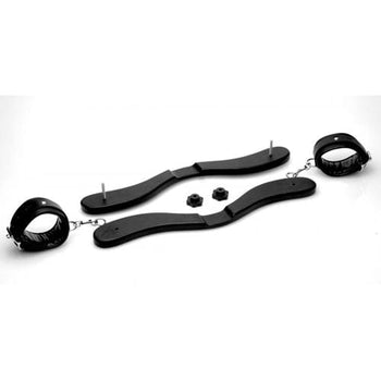 Master Series Fußfessel Extremer Humbler/Hodenpranger mit Knöchelmanschetten